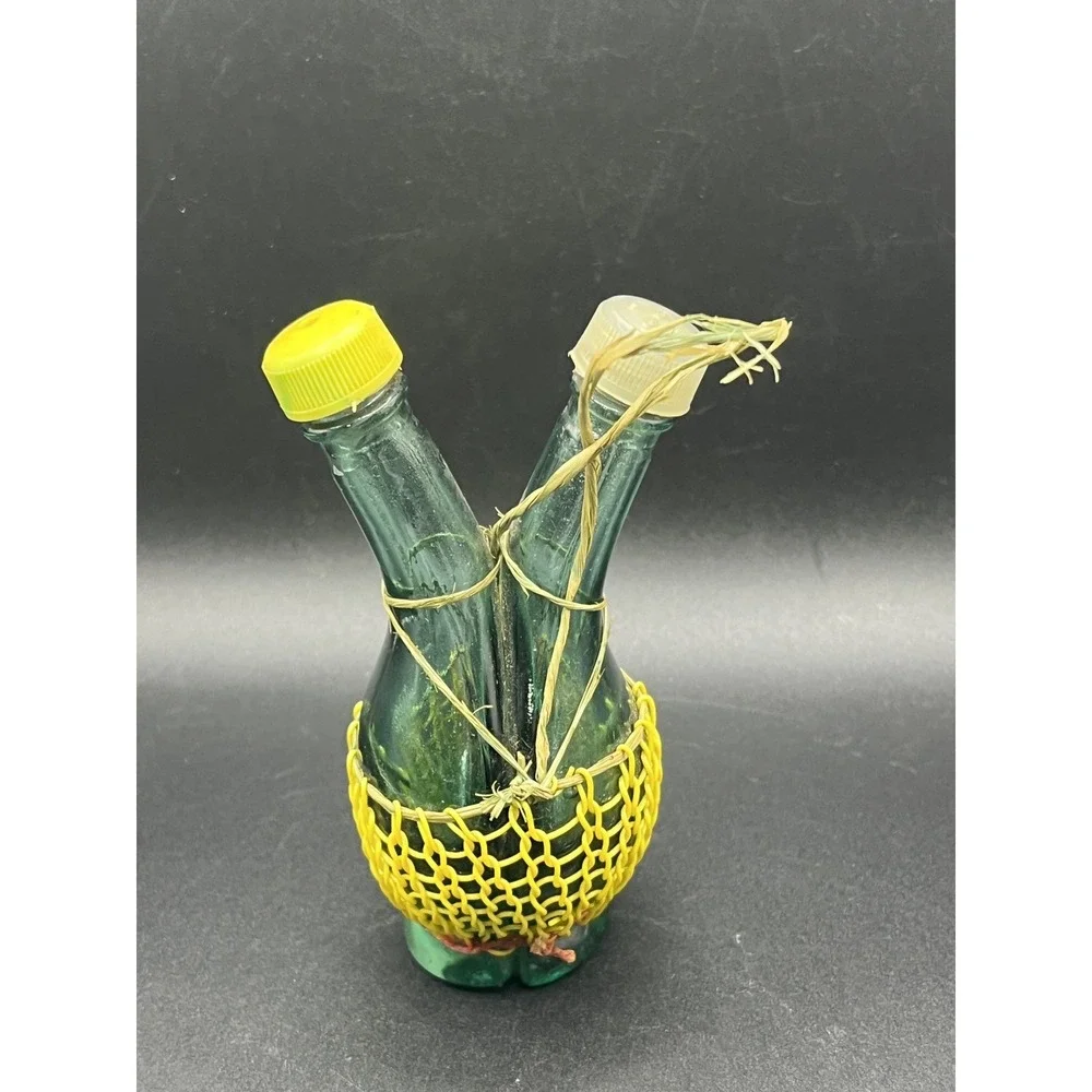 Vtg Mini Wine Bottle Jug Salt & Pepper Shaker Green‎ Glass Made in Italy 4.5